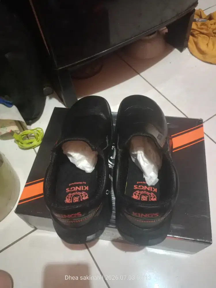 Jual sepatu Sefti merek king