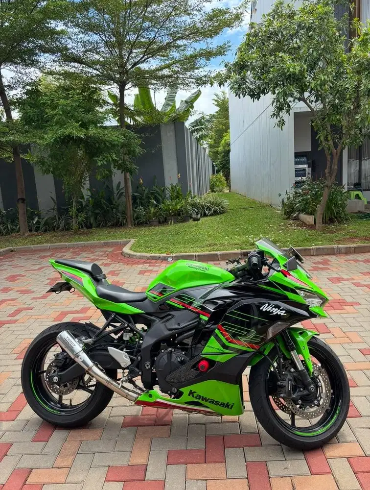 Kawasaki zx4rr tahun 2023