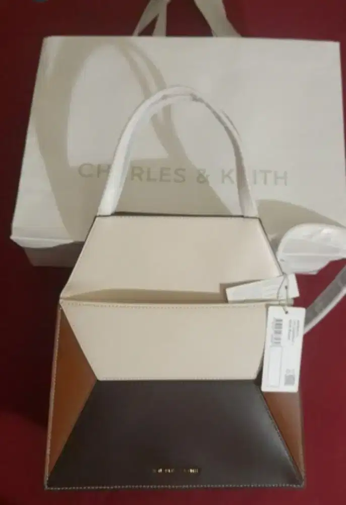 Charles & keith geometric