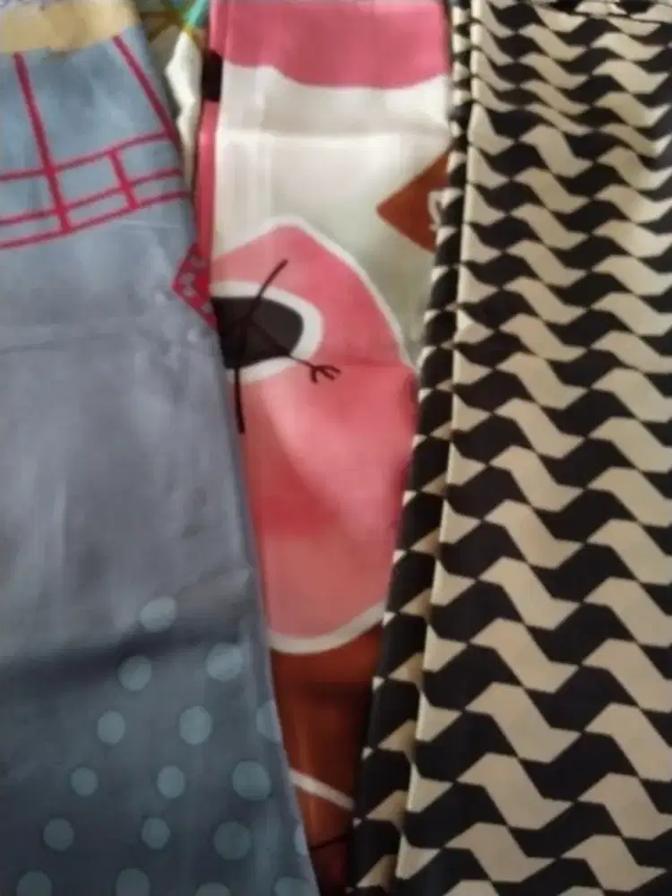 Jilbab segi empat