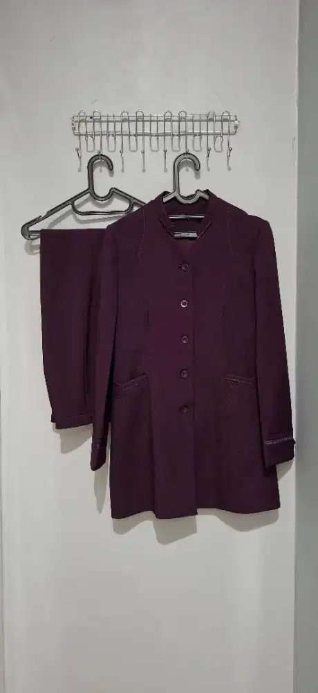 Setelan Blazer dan Celana panjang