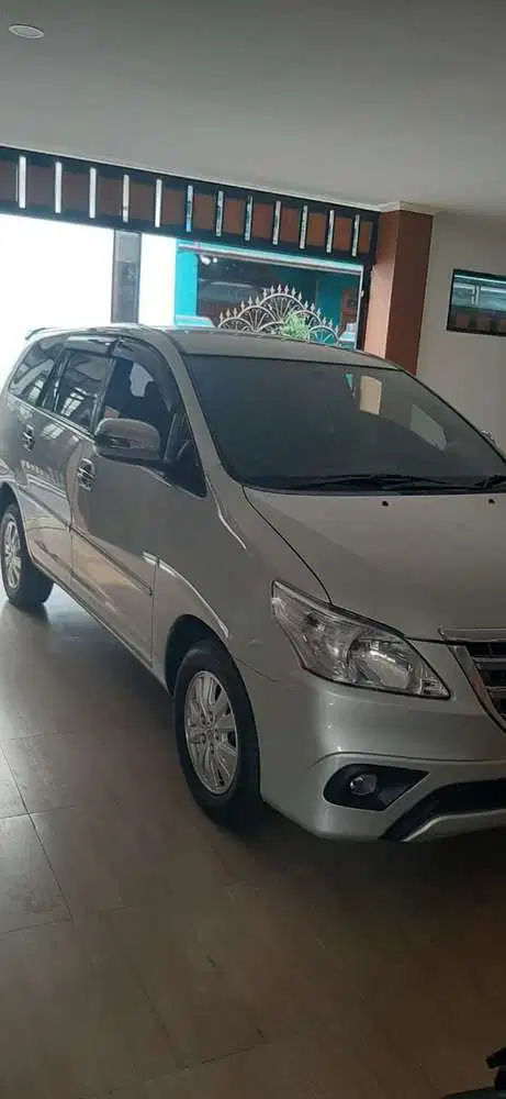 Toyota Kijang Innova 2011 Bensin