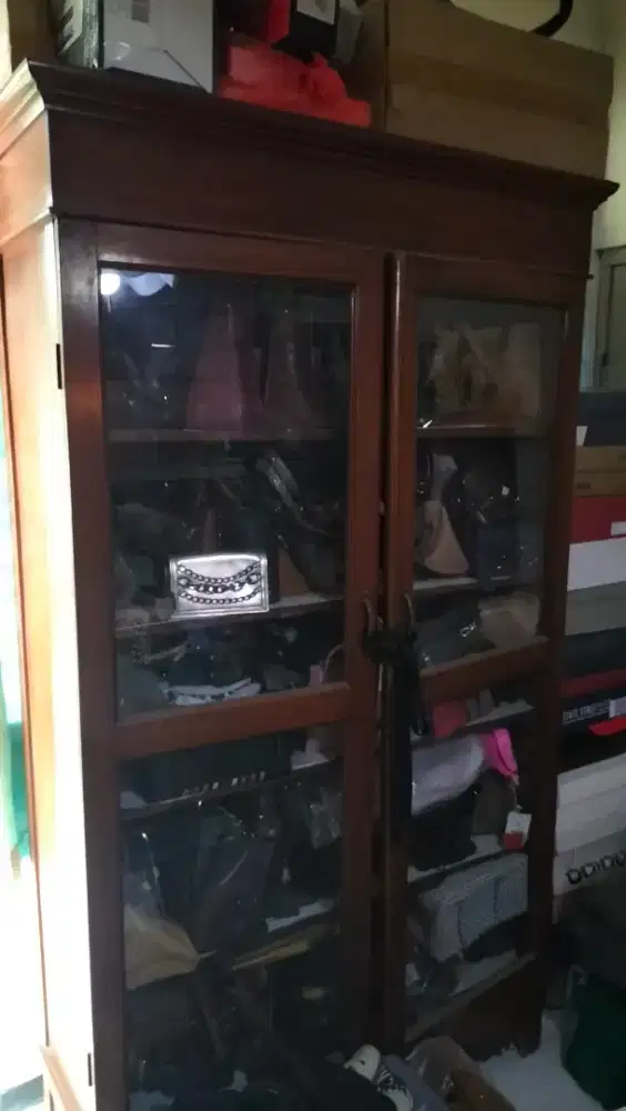 Jual cepat lemari jati kuno sangat terawat