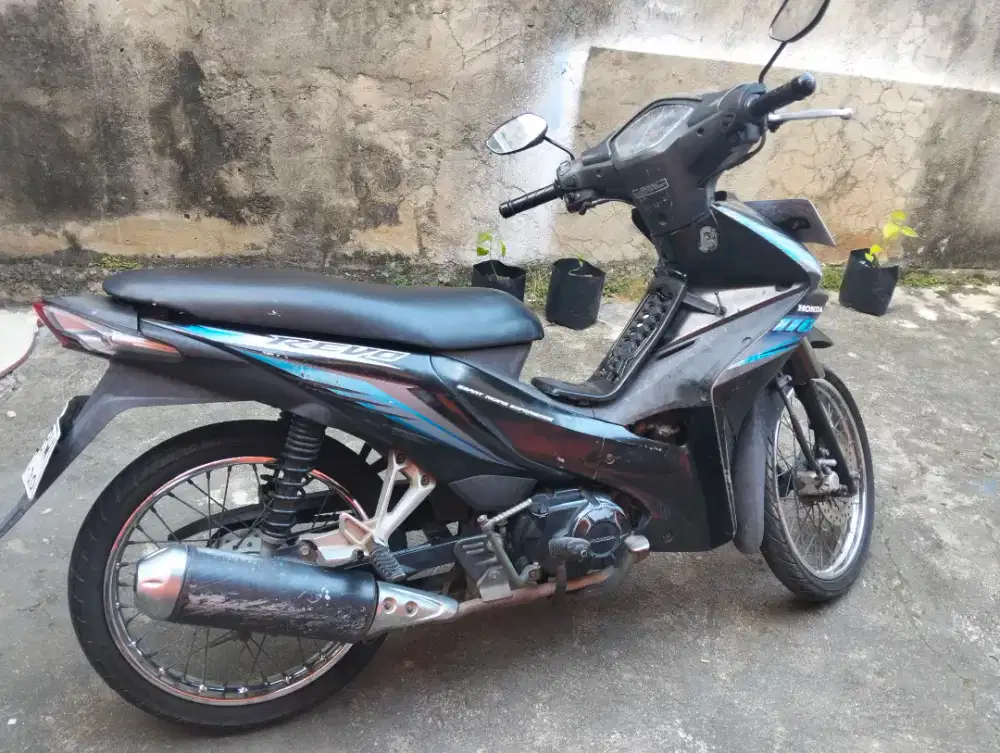Revo Absolut Si irit dan bandel
