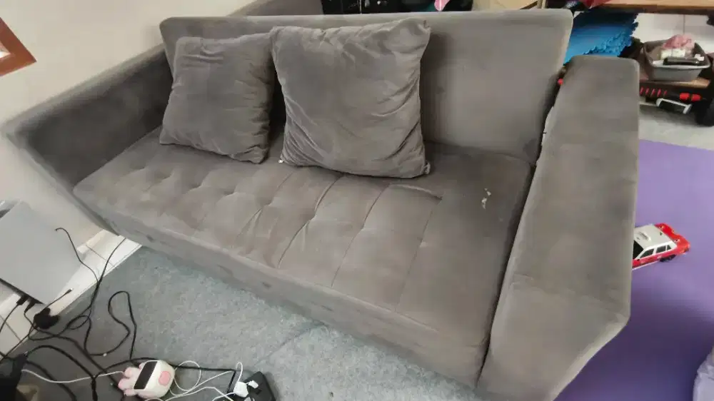 Dijual Sofa murah baru 2 tahunan kondisi apa adanya