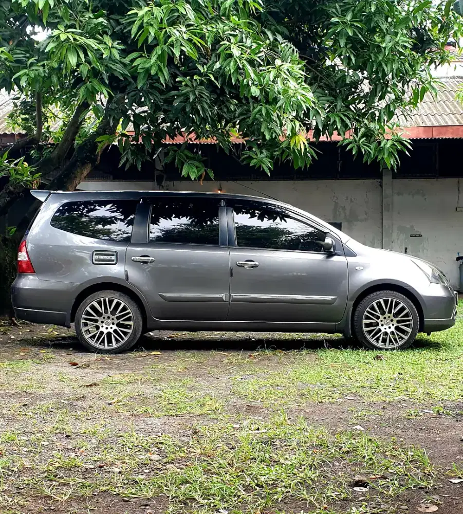 GRAND LIVINA 1.5 SV AUTOMATIC 2013 L10