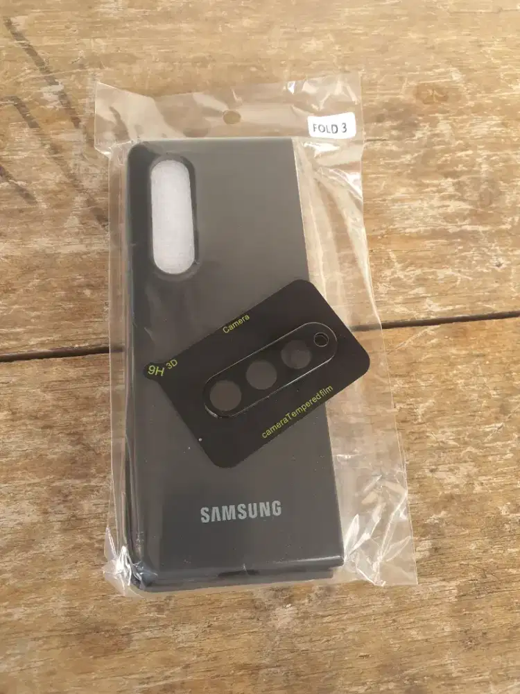 Hardcase Samsung Z Fold 3 Hitam Bonus TG Camera