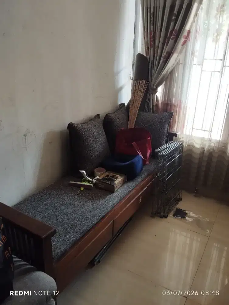 Sofa kayu plus bantal
