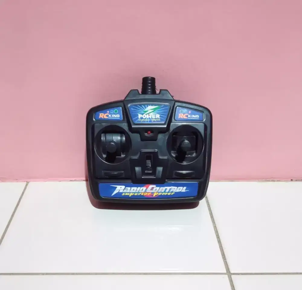 Remot mobil aki anak