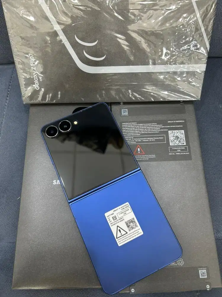 Samsung Z Flip 7 5G , Navy , 12/256GB Sein