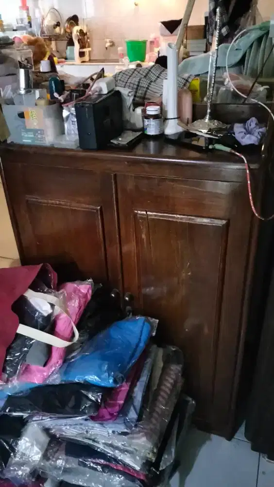 Jual cepat lemari jati kuno