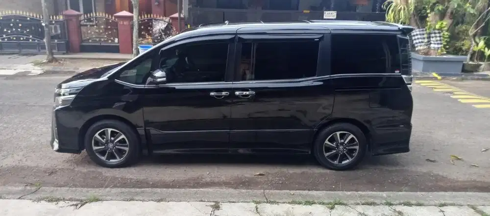 Toyota Voxy 2018 Bensin