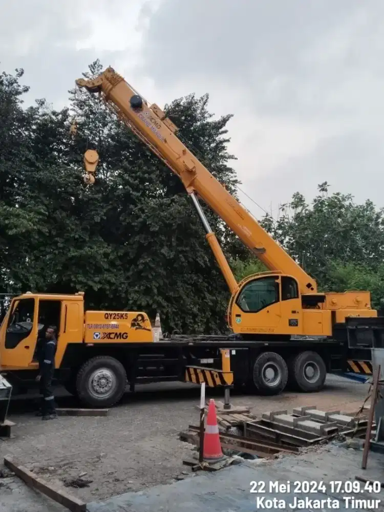 Wales 4-6 ton crane 25ton breaker pc 100