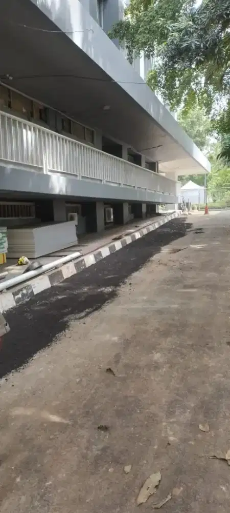Bongkar bangunan tua Galian basement cut and fill