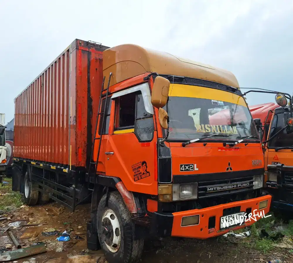 Mitsubishi Fuso 220PS HLong Box besi Orange Turbo Bio Solar Hino Lohan