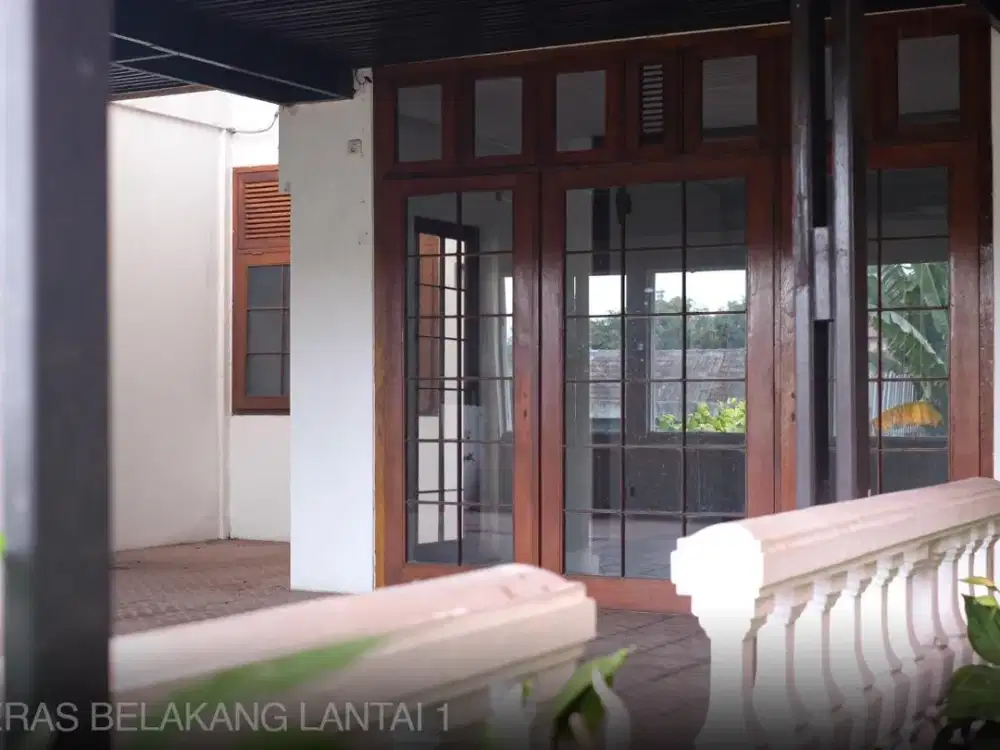 Dijual Rumah 3 Lantai Terawat Nyaman Siap Huni Lokasi Strategis di Setra Indah Bandung