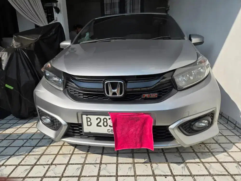 Dijual Honda Brio RS tahun 2019 warna silver