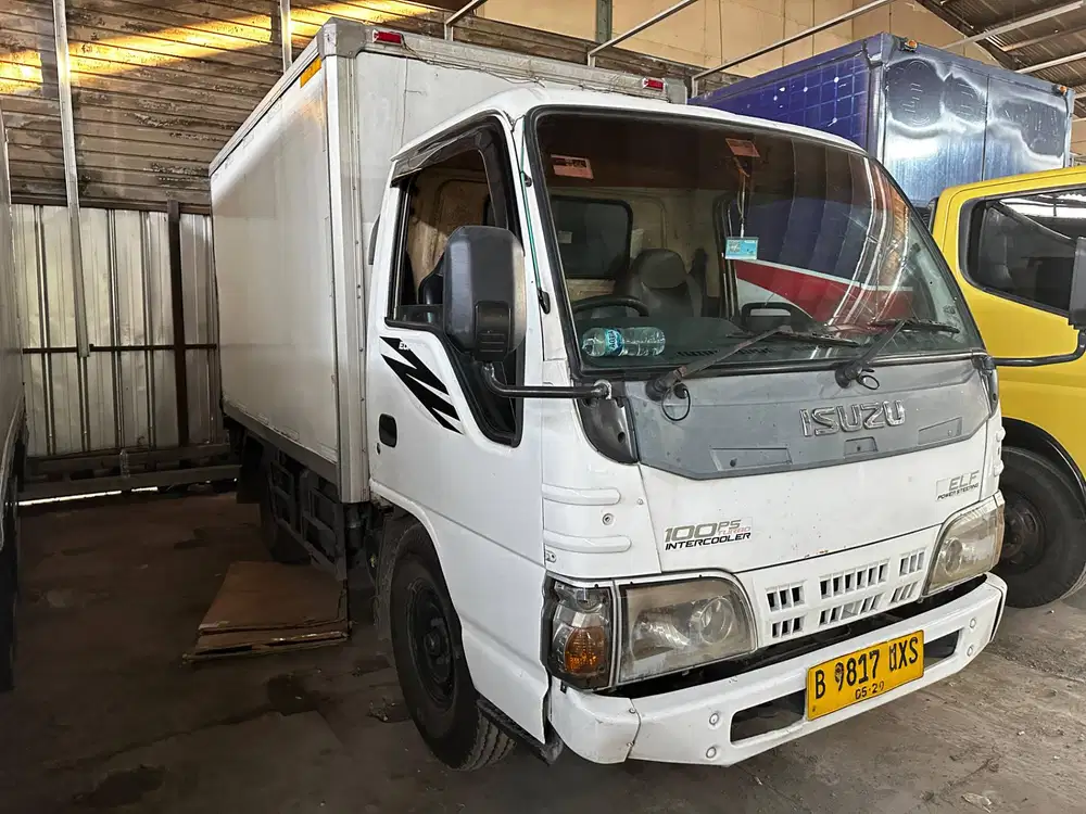 ISUZU ELF NHR 55 CC E2 2.8 BOX 2014