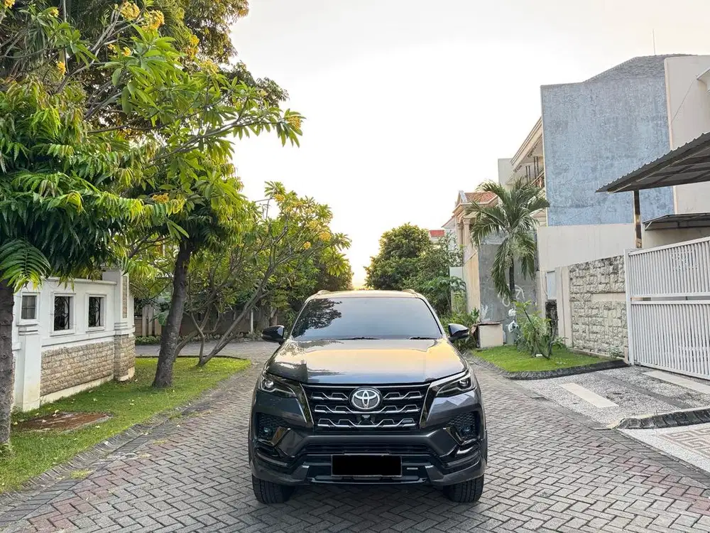 Toyota Fortuner 2.8 GR Sport Diesel Matic 2022 Grey Facelift Plat L