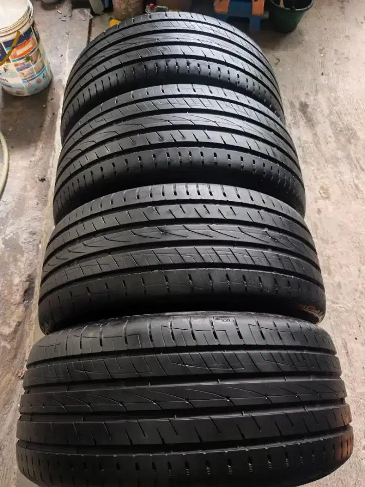 Continental ultracontack 255 50 R20
