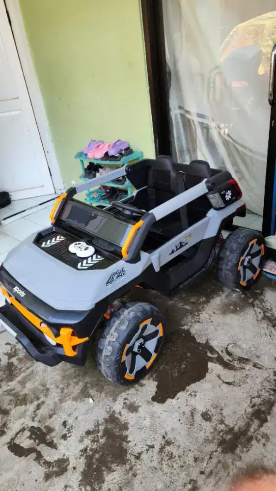 MOBIL AKI Jeep Jumbo