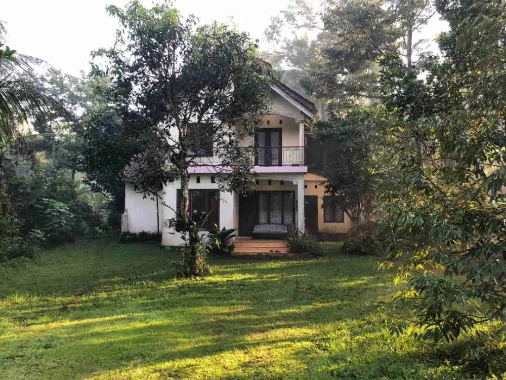 Rumah Asri dengan Kebun Luas di Ujung Ujung Salatiga