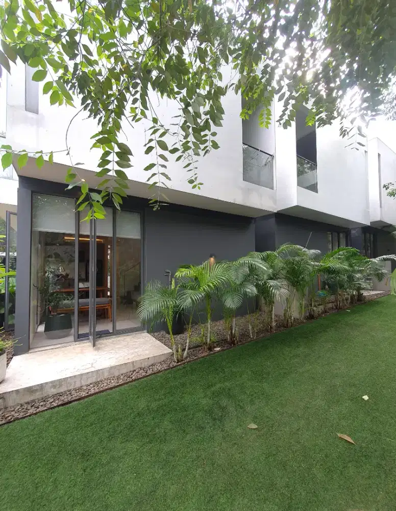 DISEWAKAN YVE HABITAT 2 + Full Furnished + Home Charging Ev