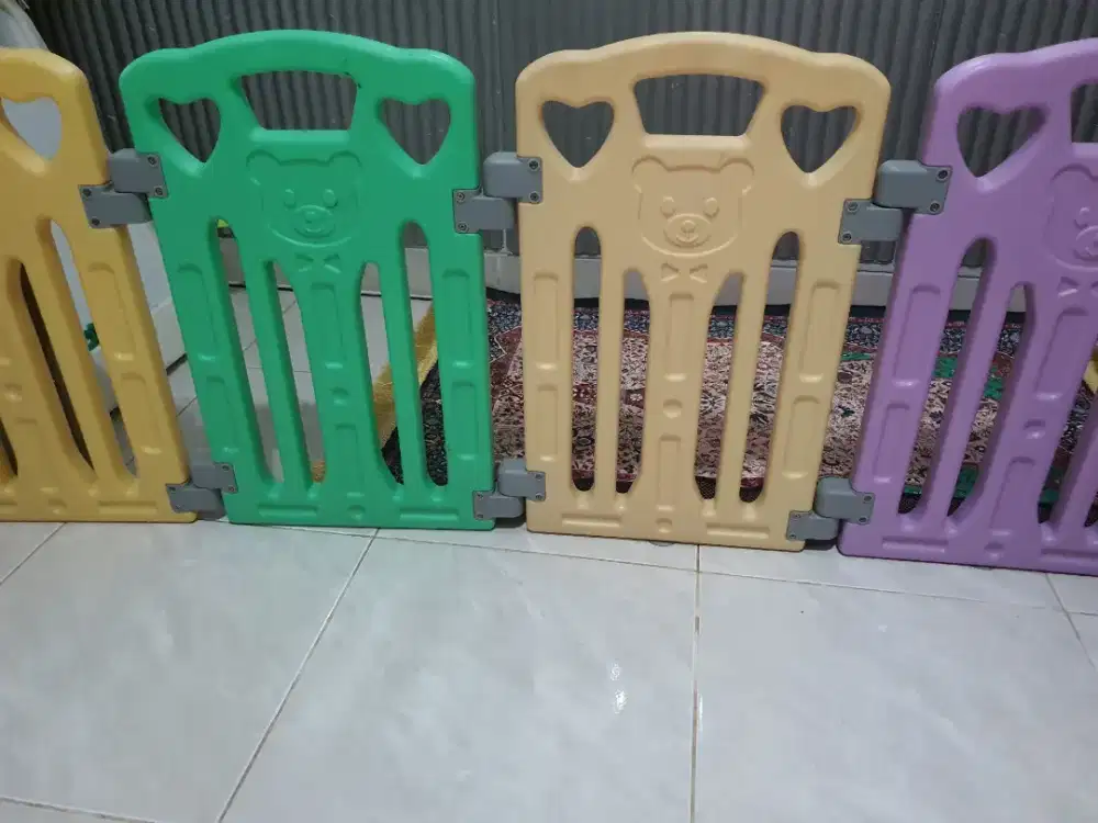Pagar mainan anak