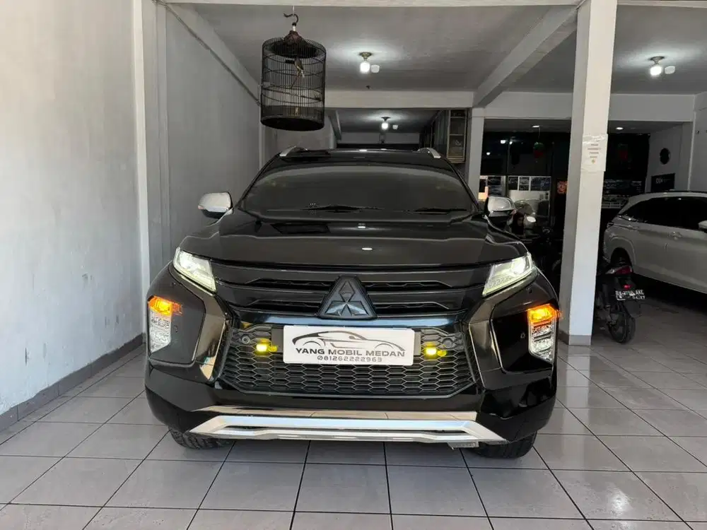 Mitsubishi Pajero Sport 2.4 Dakar 4x2 Matic 2022 / 2023 Hitam