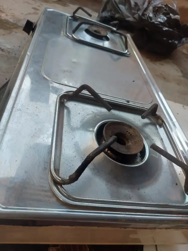 Kompor hitaci 2 tungku