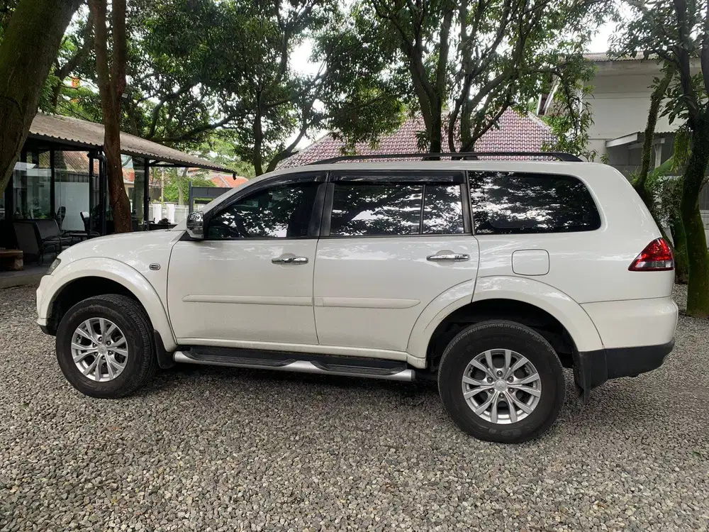 MITSUBISHI PAJERO SPORT 2.5 EXCEED AT 2014