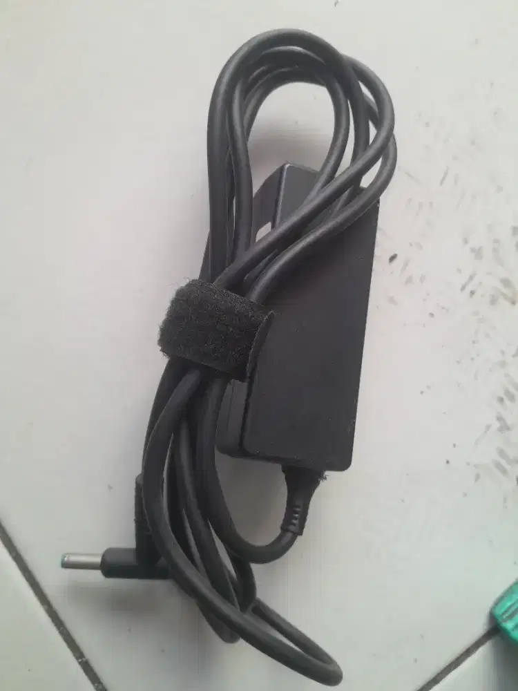Adaptor ori laptop HP