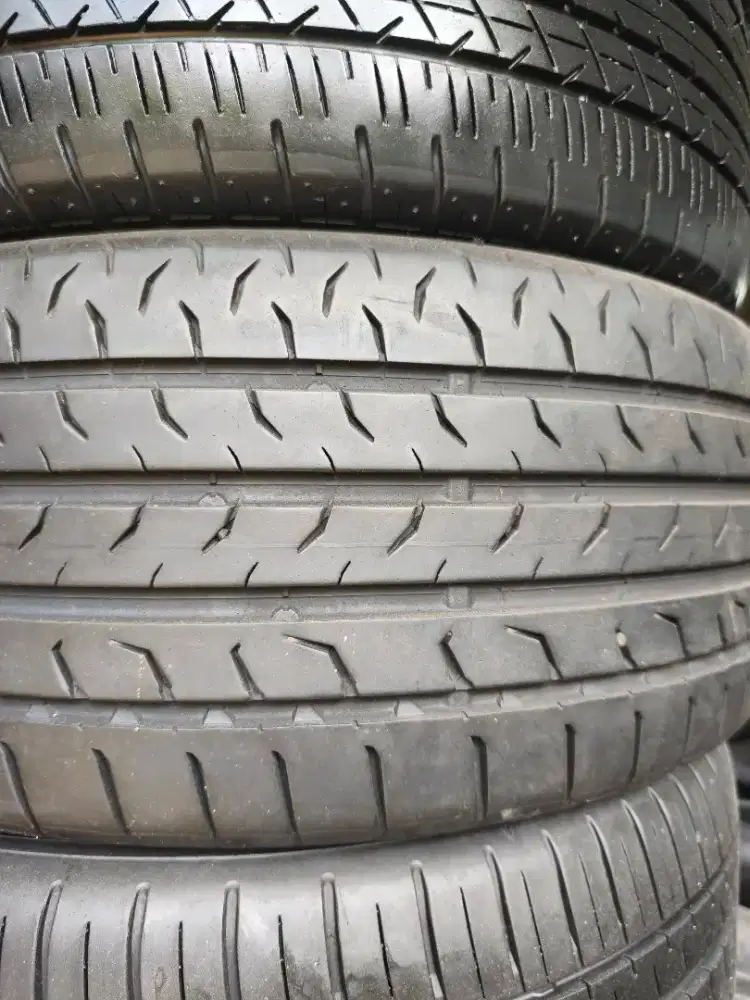 Continental 235 50 R18
