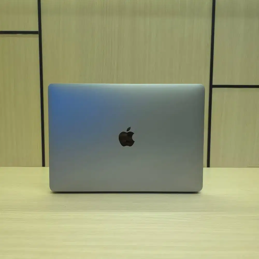 Macbook Pro M1 2020 Ram 8GB ssd 256GB mulus fulsett CC rendah