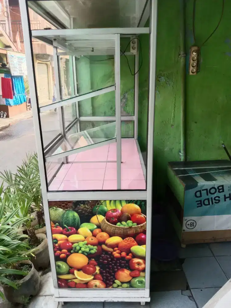 Dijual etalase jus