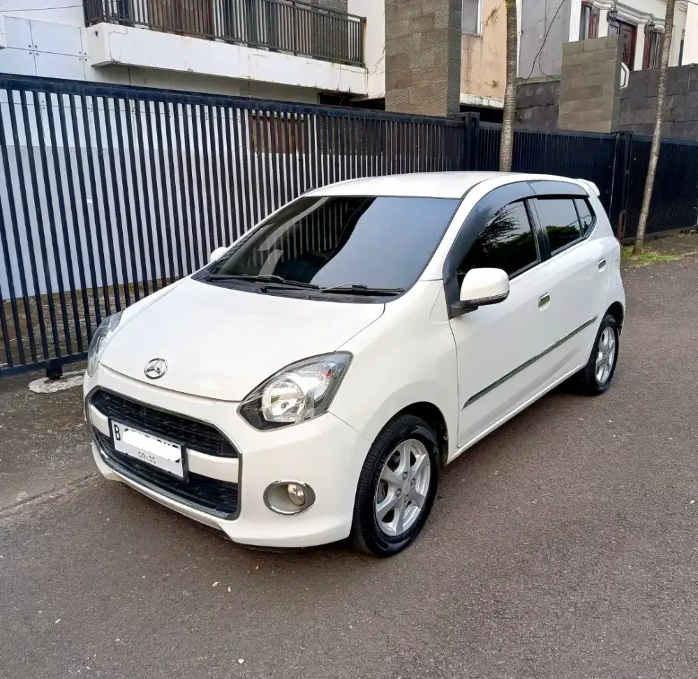 Daihatsu Ayla Type X Matic 2015 istimewa Mulus Luar Dalam
