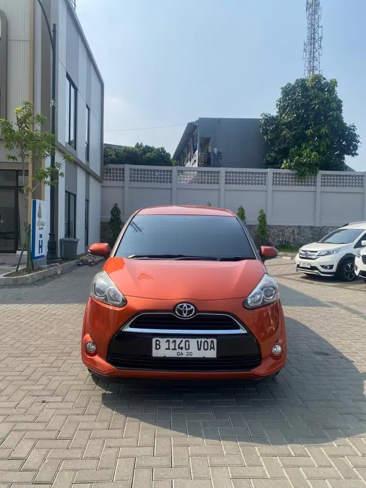 Toyota Sienta V 1.5 AT 2017