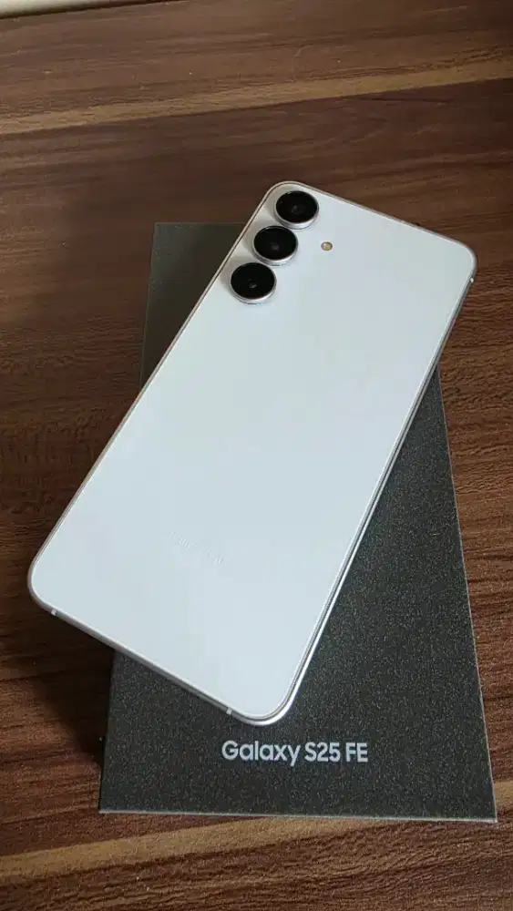Samsung S25 Fe White 8/256 Like New