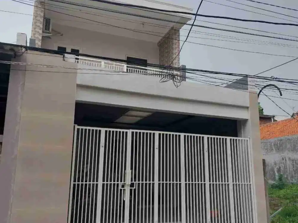 DIJUAL RUMAH 2,5LANTAI FULL RENOVASI MURAH LOKASI DI PERUMAHAN SEMAMPIR KEC. SUKOLILO