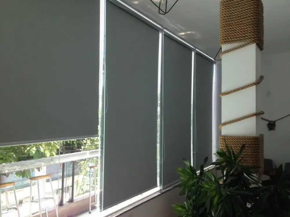 Terpasang tirai jendela roller blind harga murah COD