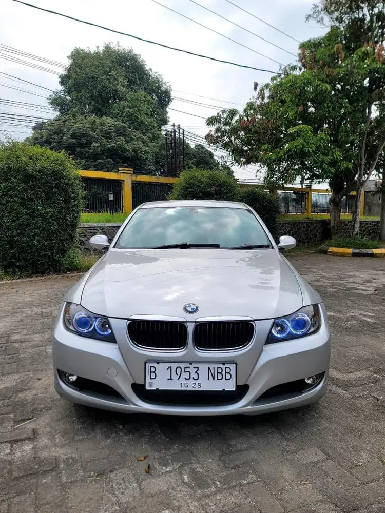 Jual BMW e90 320i 2006