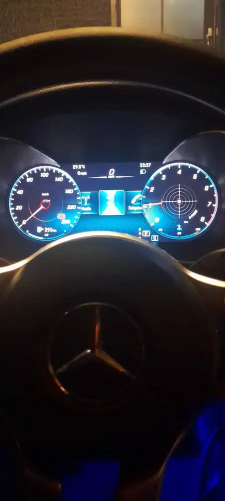 Mercedes-Benz C200 tahun 2020