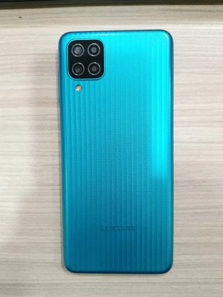 Samsung M12 ram 3/32 Matot