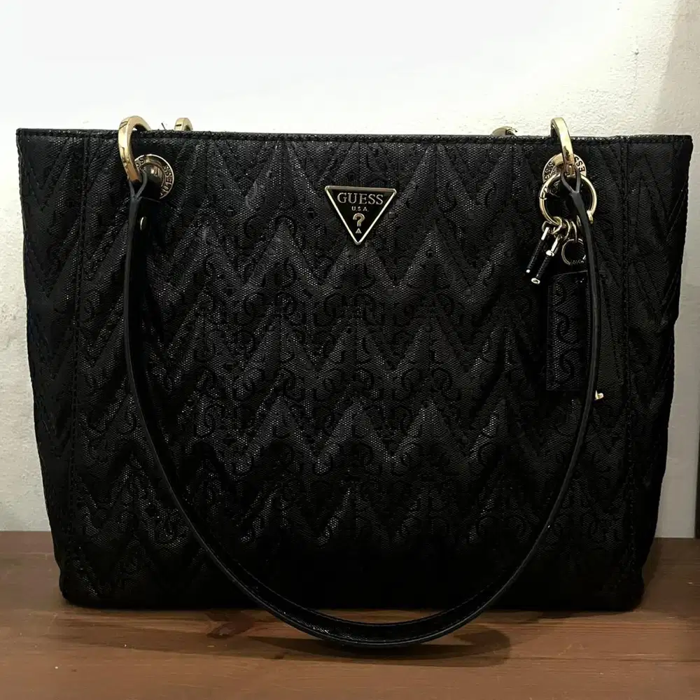 PRELOVED Guess Adelard Noel Tote Bag Black