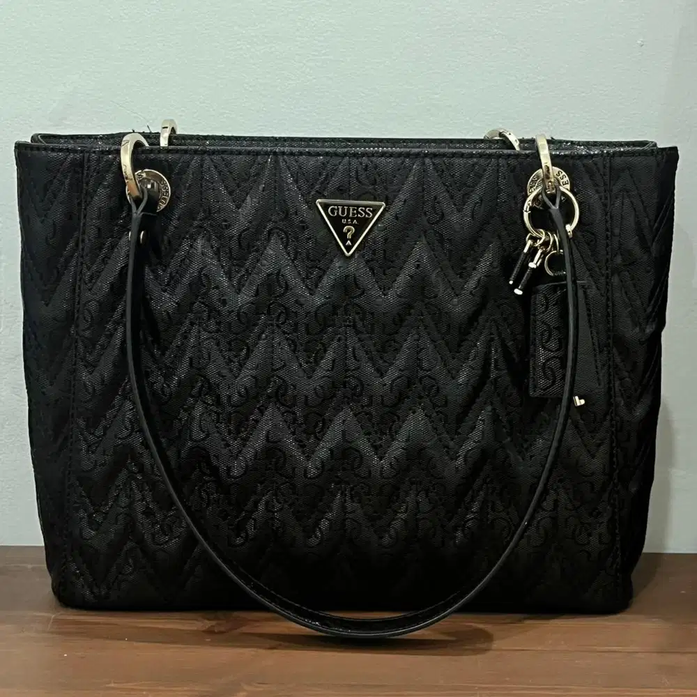 PRELOVED Guess Adelard Noel Tote Bag Black