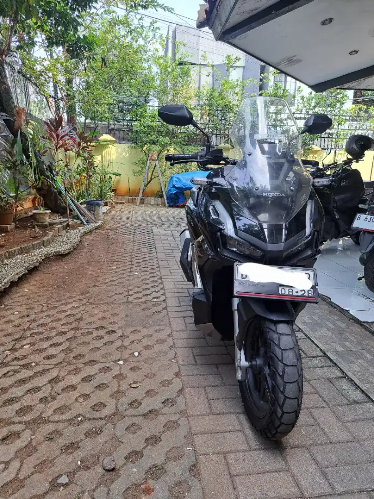 HONDA ADV 160 CBS BLACK LOW KM