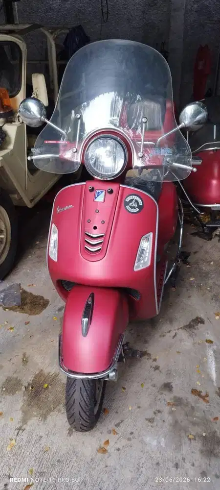 Vespa GTS tahun 2019 mulus