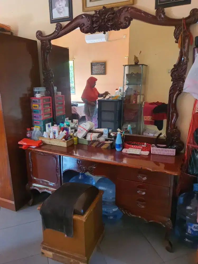 Meja Rias Antik Besar Jati Asli Cantik