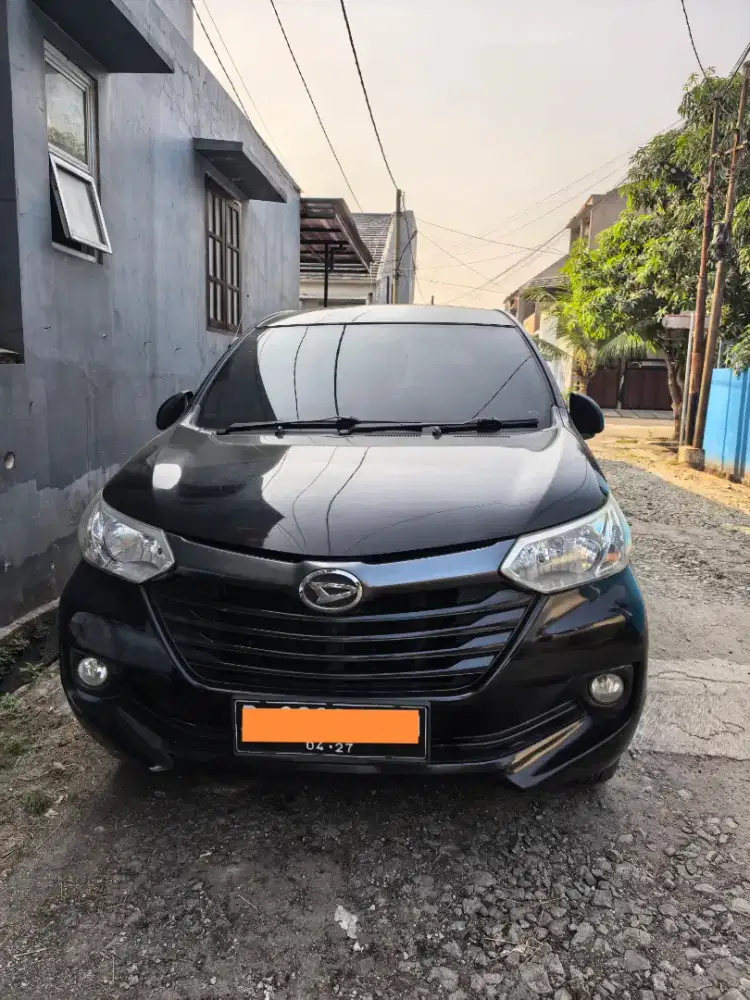 Xenia X AT 2017 Hitam