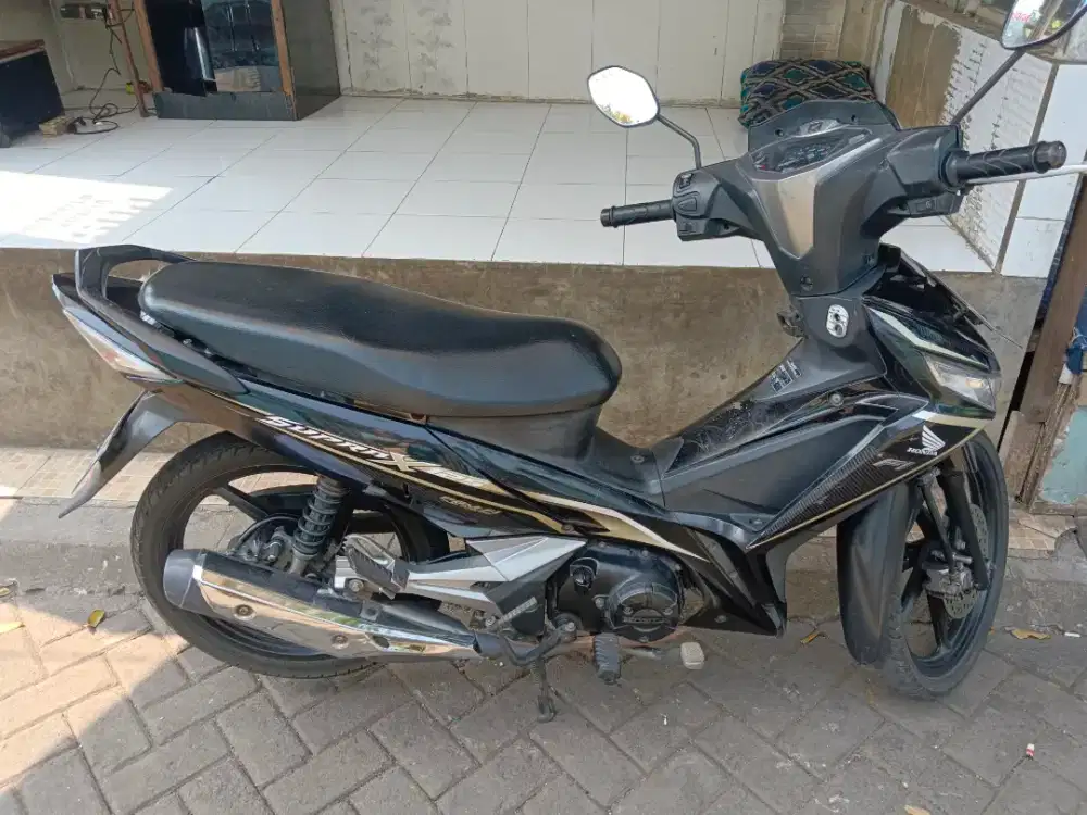 Motor supra x 125